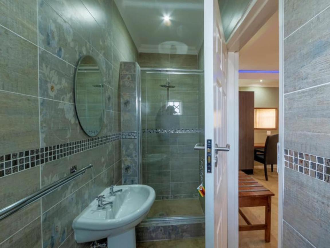The Shrub Lodge Victoria Falls Room photo