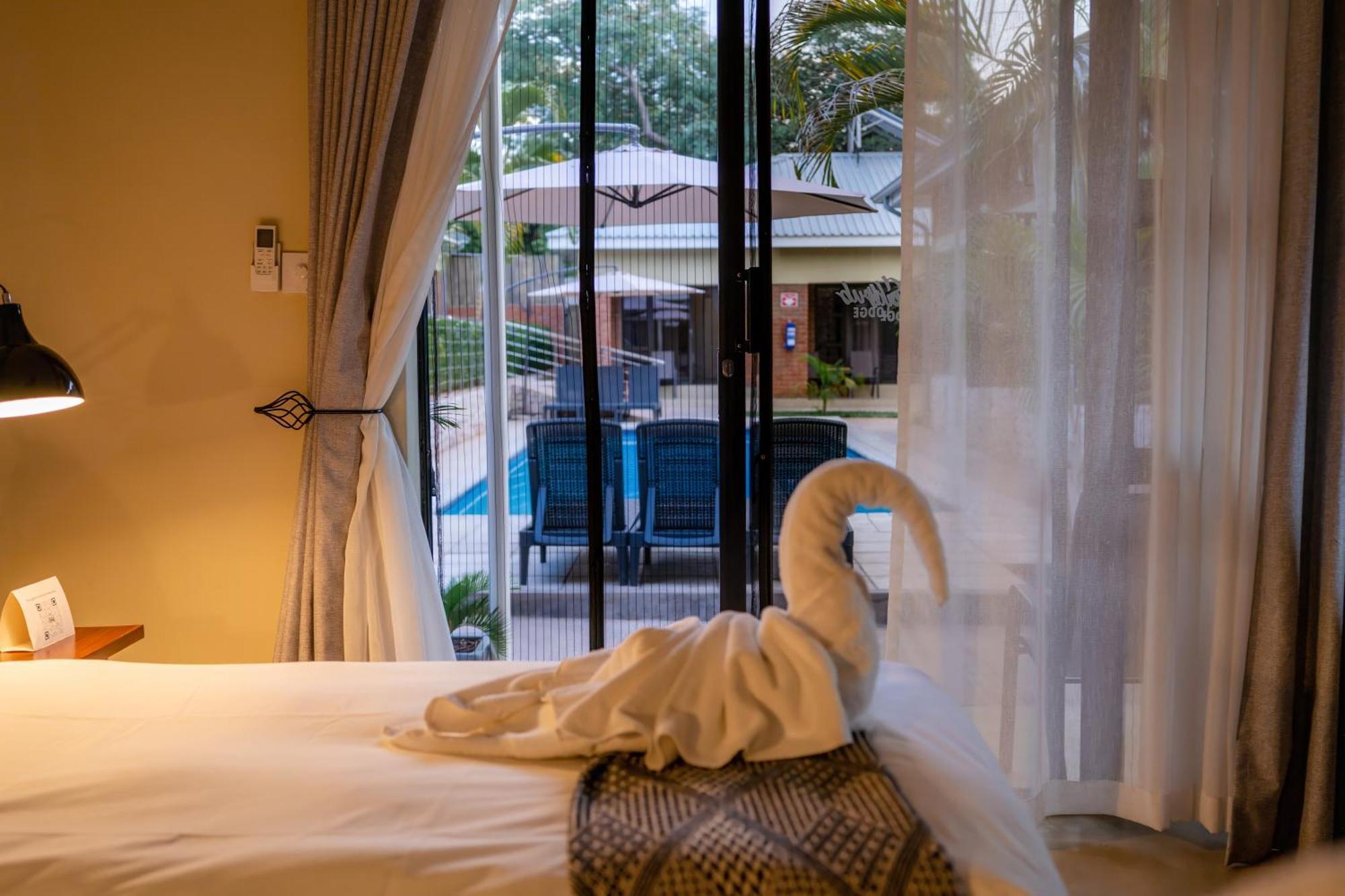 The Shrub Lodge Victoria Falls Exterior photo
